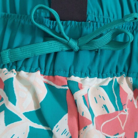 The North Face lightweight swim/athletic shorts, elastic waistband, size M - Picture 3 of 9